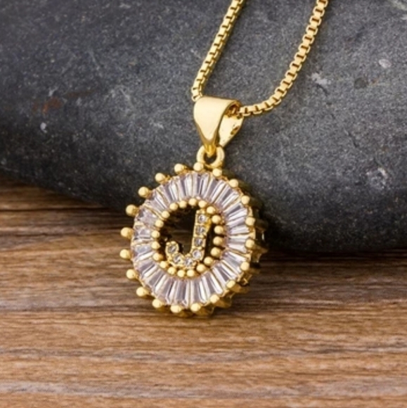 💎✨ White Gold Crystal Initial Necklace - Picture 7 of 8